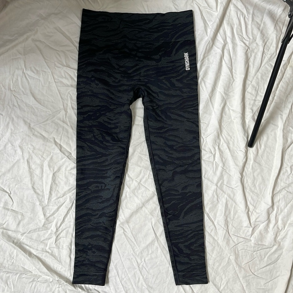 GYMSHARK SEAMLESS LEGGINGS / BUTT SCRUNCH CAMO